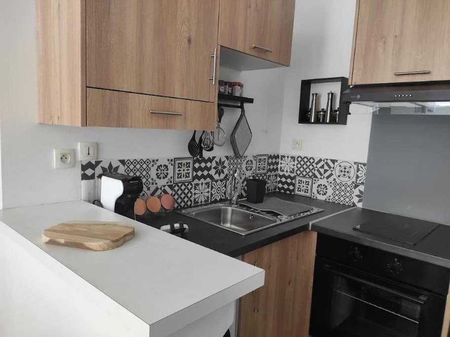 Fadil Apartman Valenciennes Kültér fotó